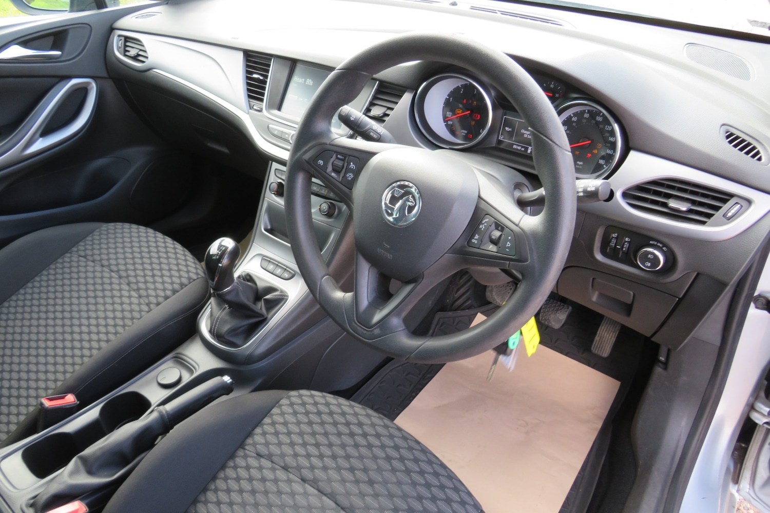 Used Vauxhall Astra 2018 for sale - 78081443: Photo 3