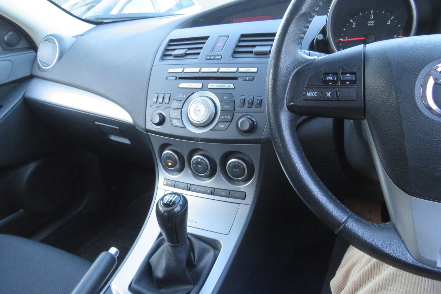 Used Mazda Mazda3 2011 for sale - 77105804: Photo 11