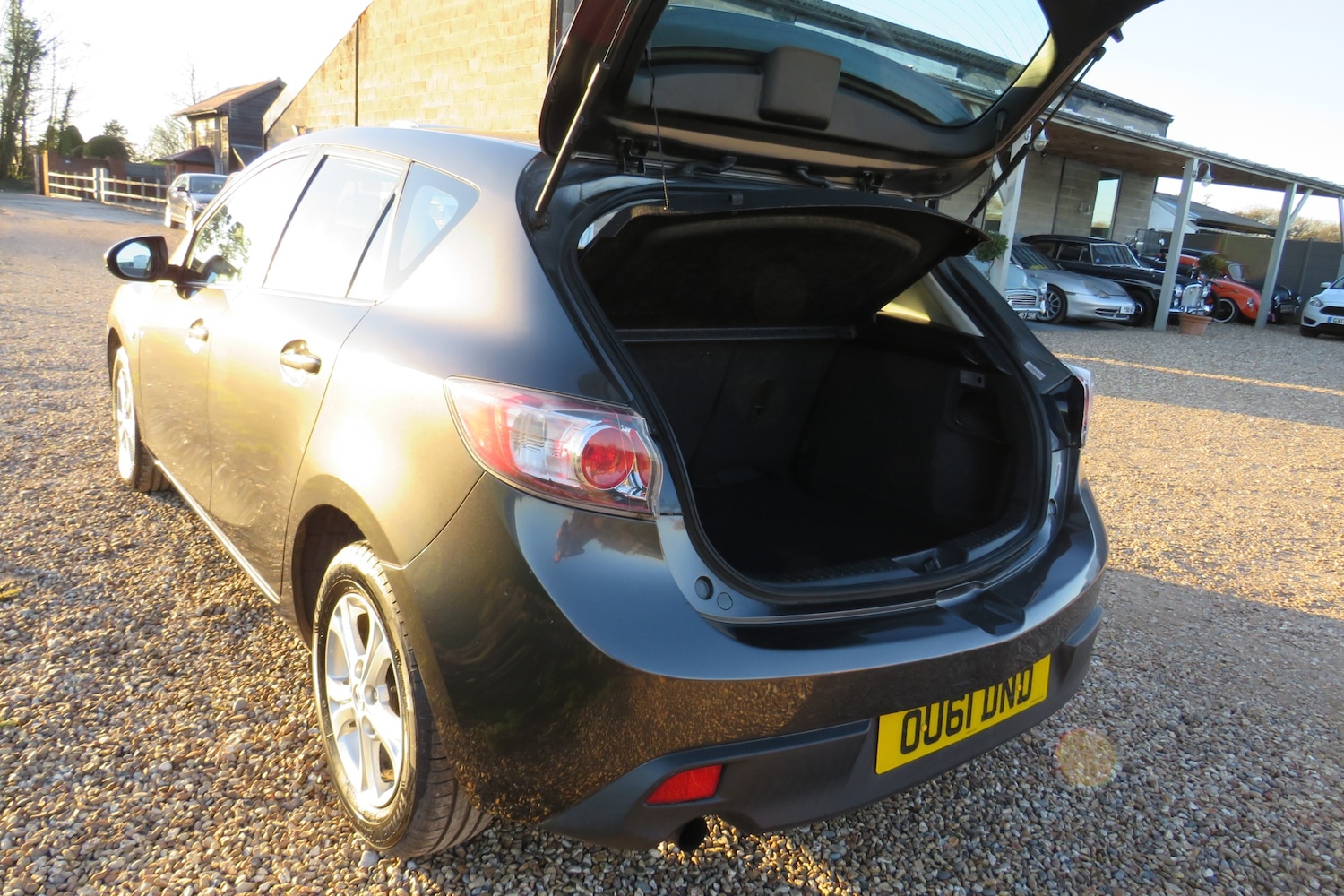 Used Mazda Mazda3 2011 for sale - 77105804: Photo 5