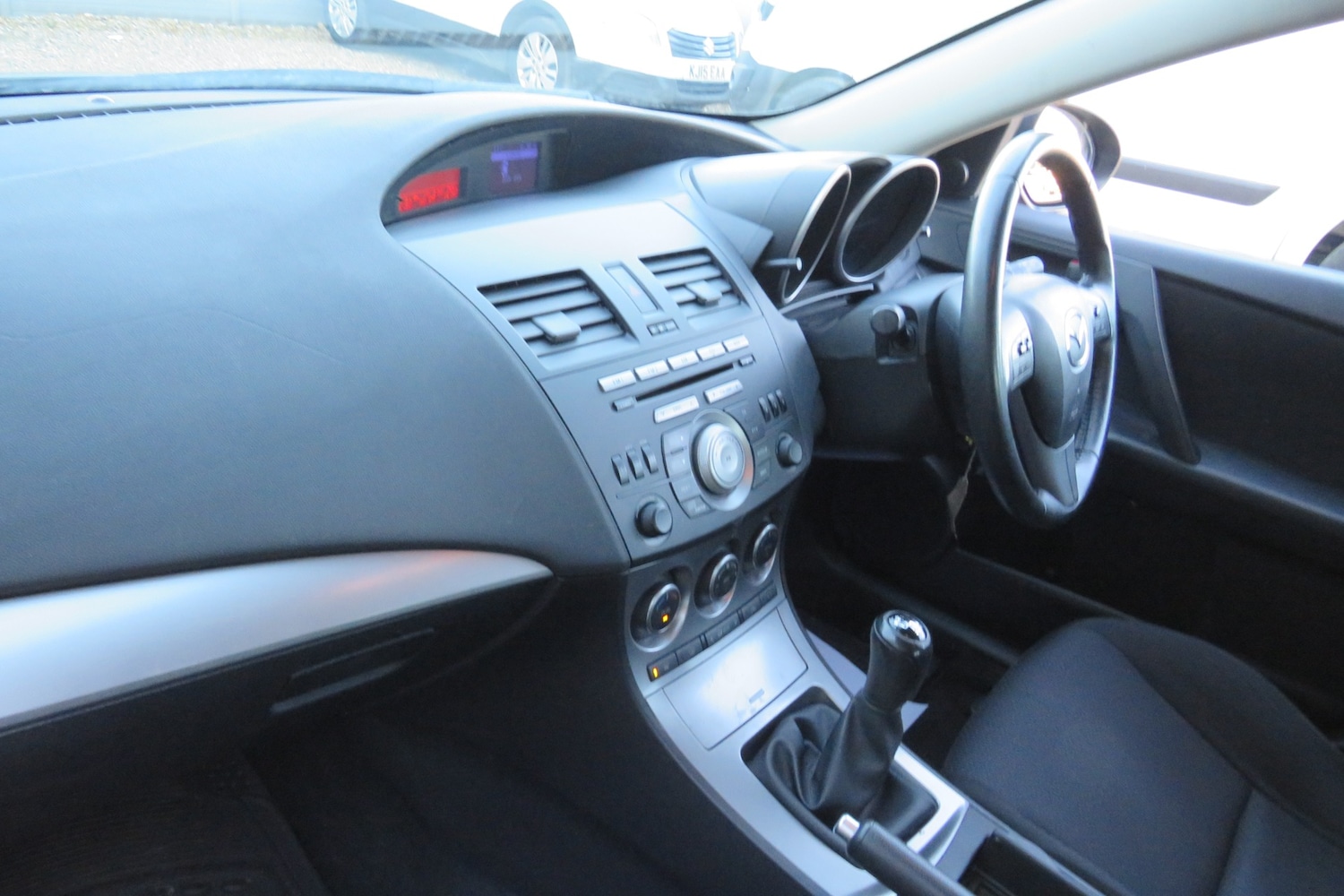 Used Mazda Mazda3 2011 for sale - 77105804: Photo 8