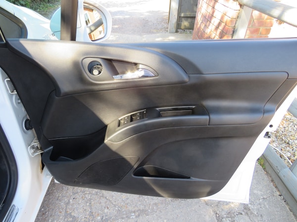 Used Vauxhall Meriva 2015 for sale - 75130071: Photo 11