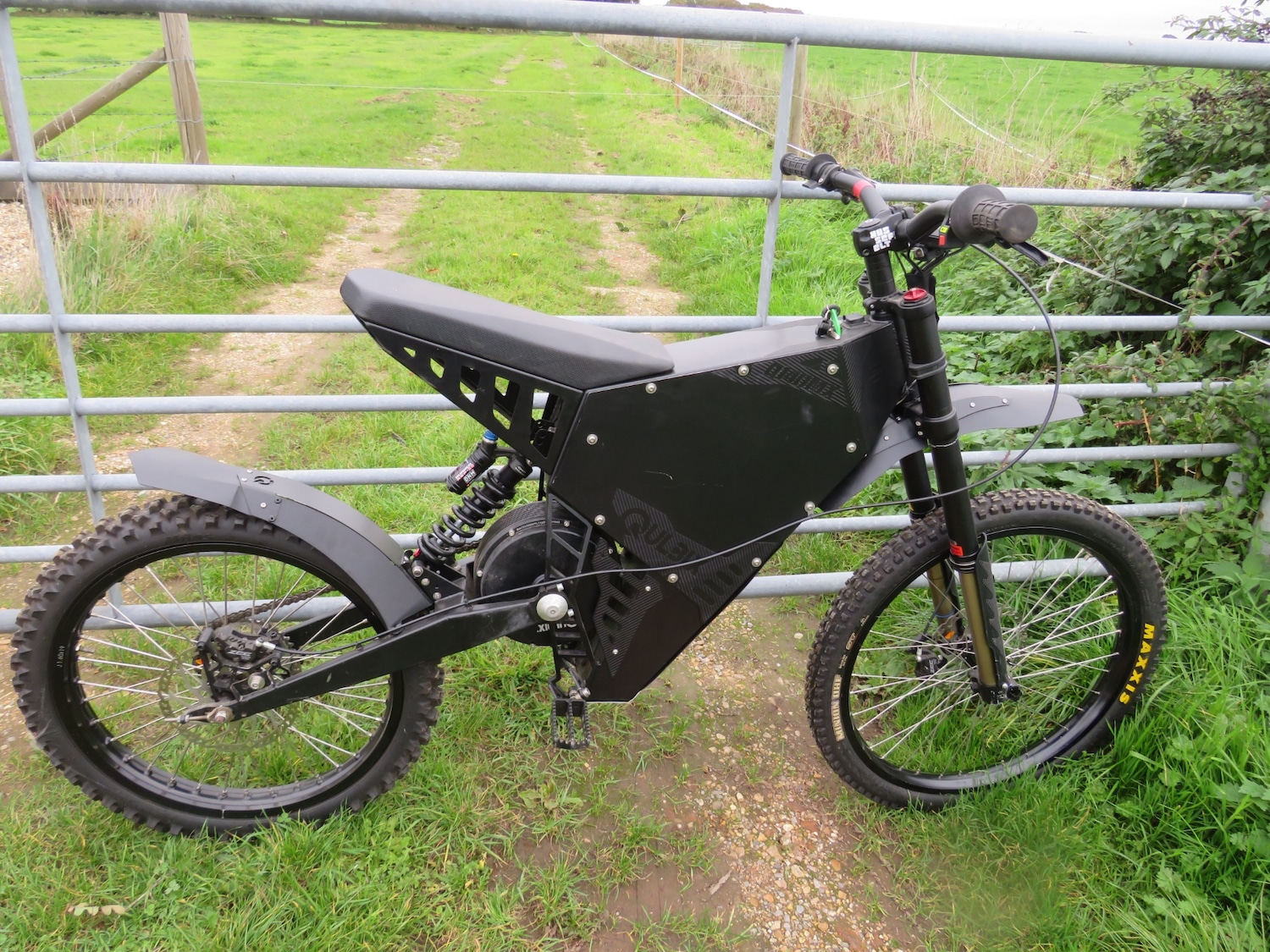 E MOTORBIKE SURON STYLE