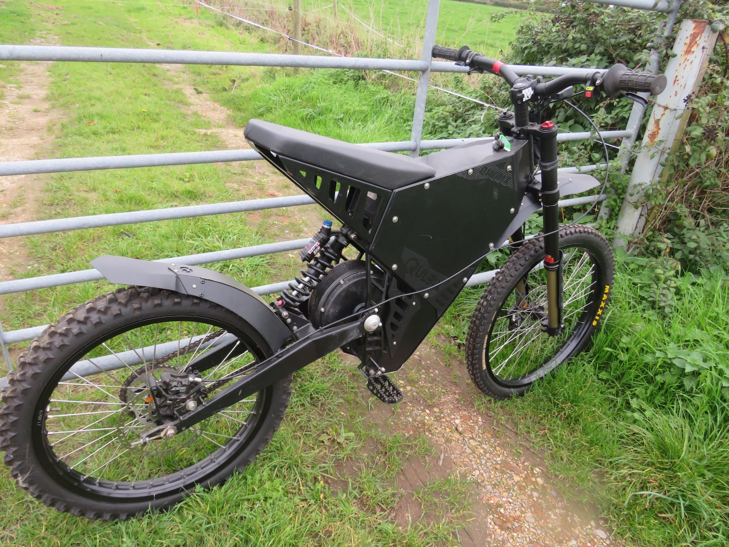 E MOTORBIKE SURON STYLE