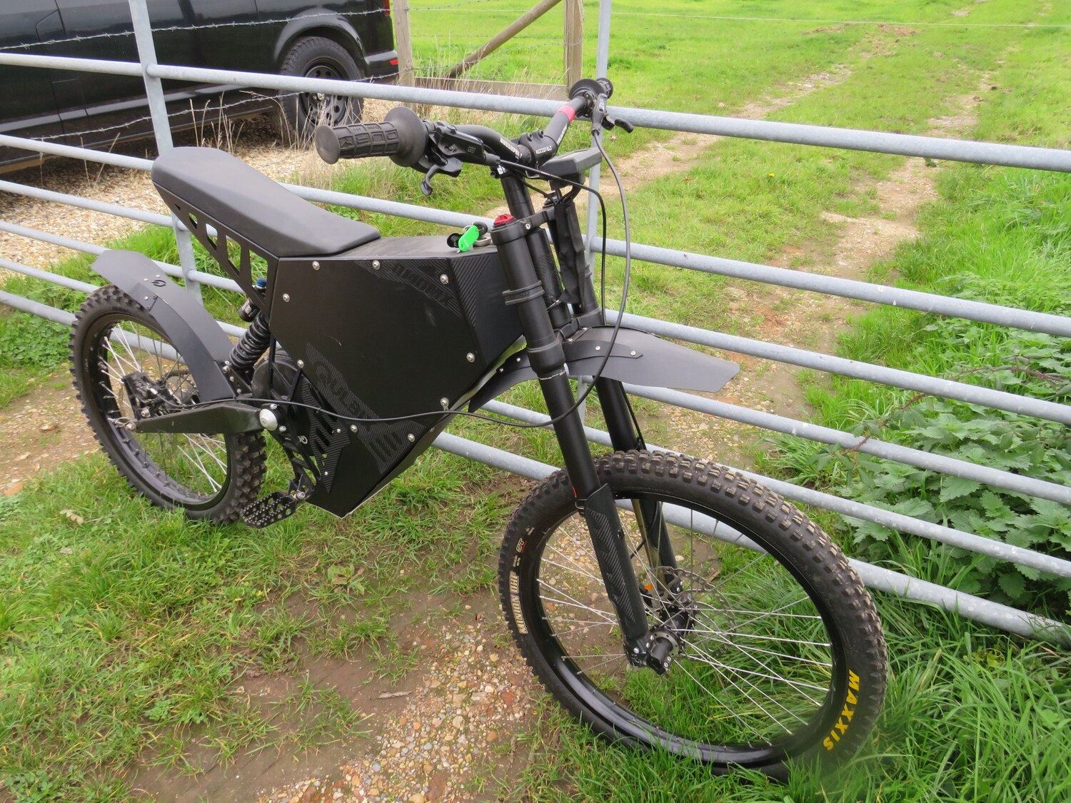 E MOTORBIKE SURON STYLE