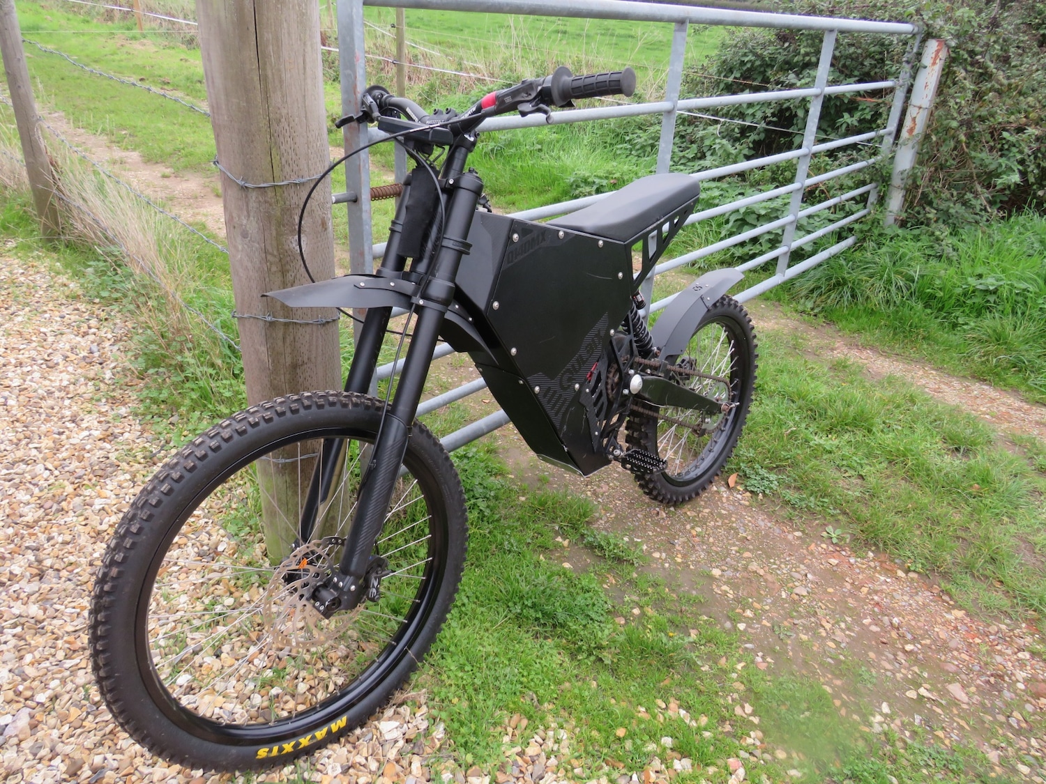 E MOTORBIKE SURON STYLE