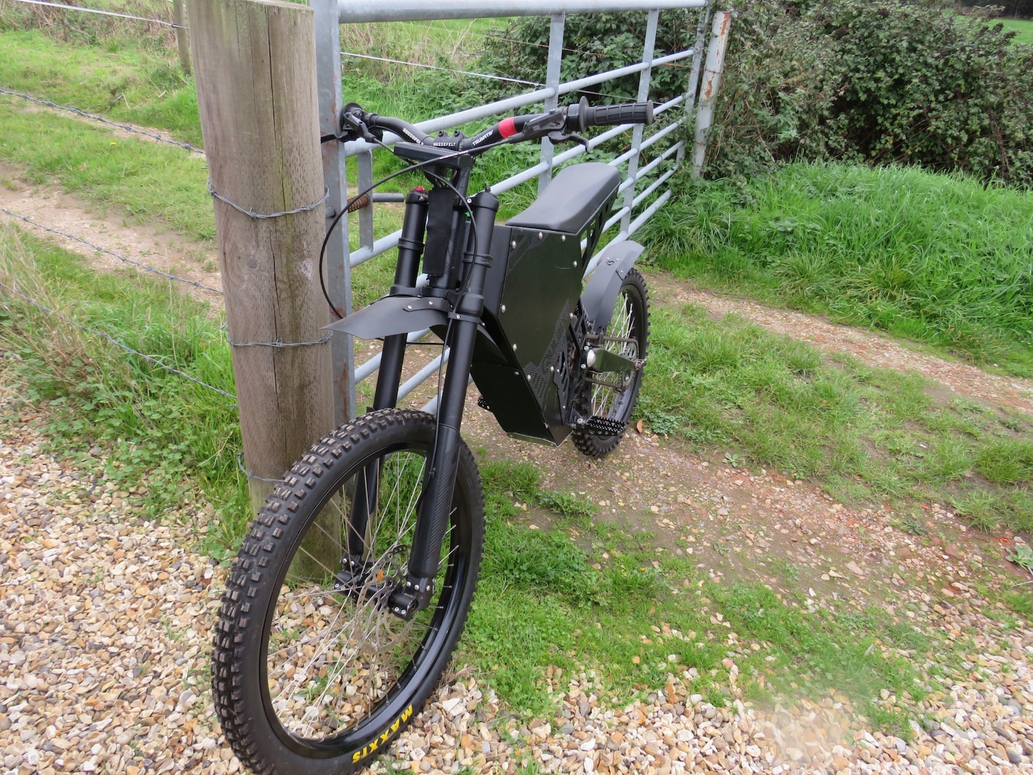 E MOTORBIKE SURON STYLE