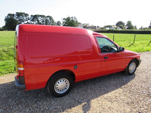 Used Ford Escort 2001 for sale - 72265200: Photo 16