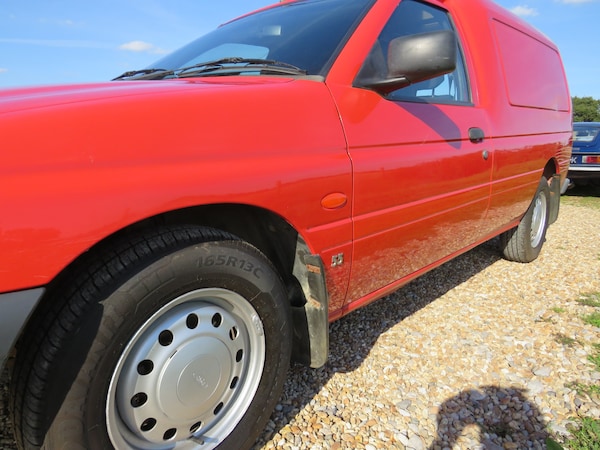 Used Ford Escort 2001 for sale - 72265200: Photo 24
