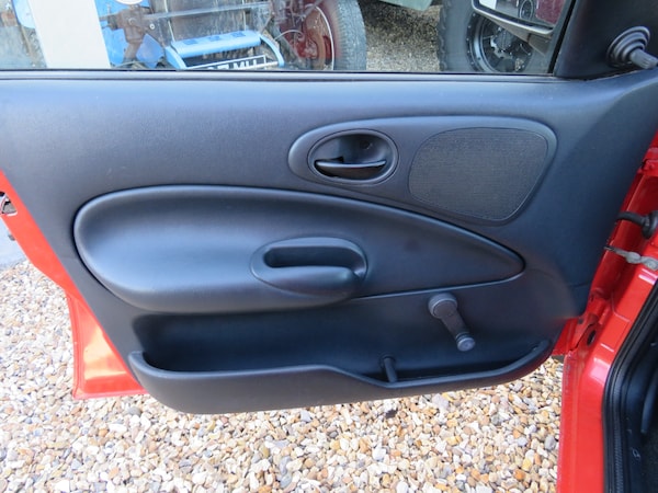 Used Ford Escort 2001 for sale - 72265200: Photo 39