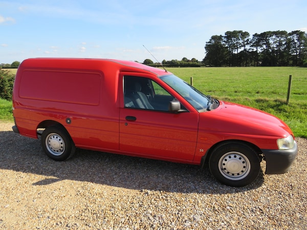 Used Ford Escort 2001 for sale - 72265200: Photo 4