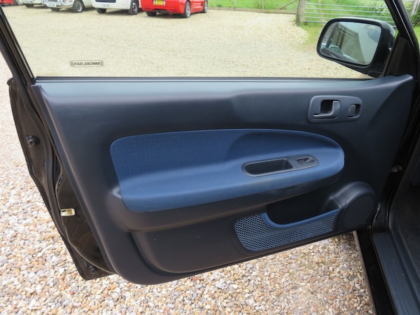 Used Honda HR-V 2000 for sale - 70976733: Photo 17