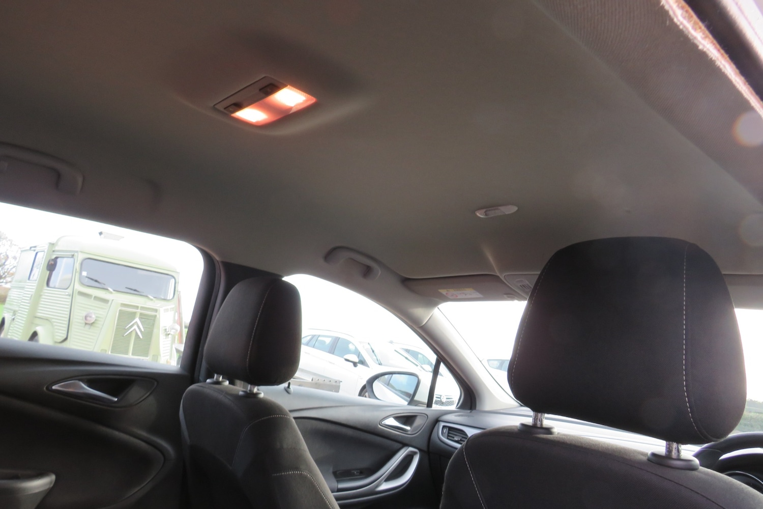 Used Vauxhall Astra 2018 for sale - 76831101: Photo 11