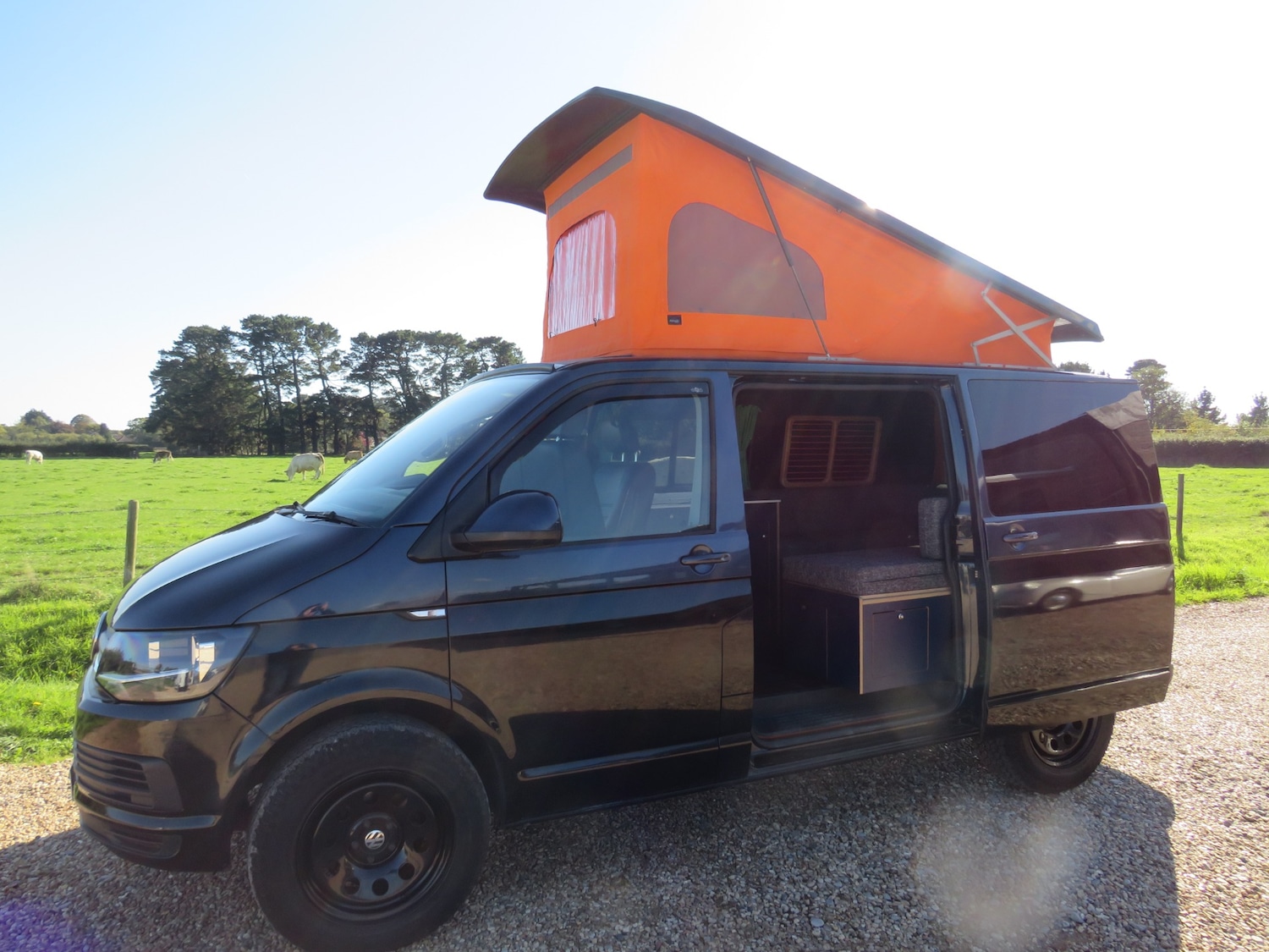 Used Volkswagen Transporter 2018 for sale - 76113851: Photo 1