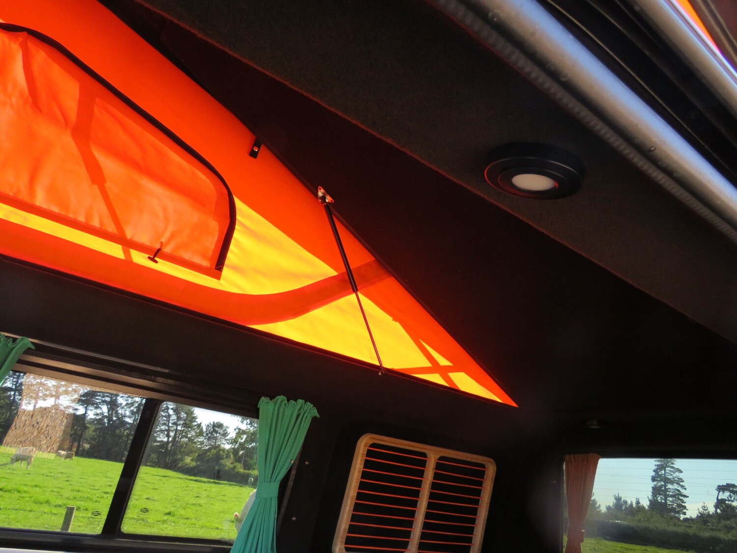 Used Volkswagen Transporter 2018 for sale - 76113851: Photo 32