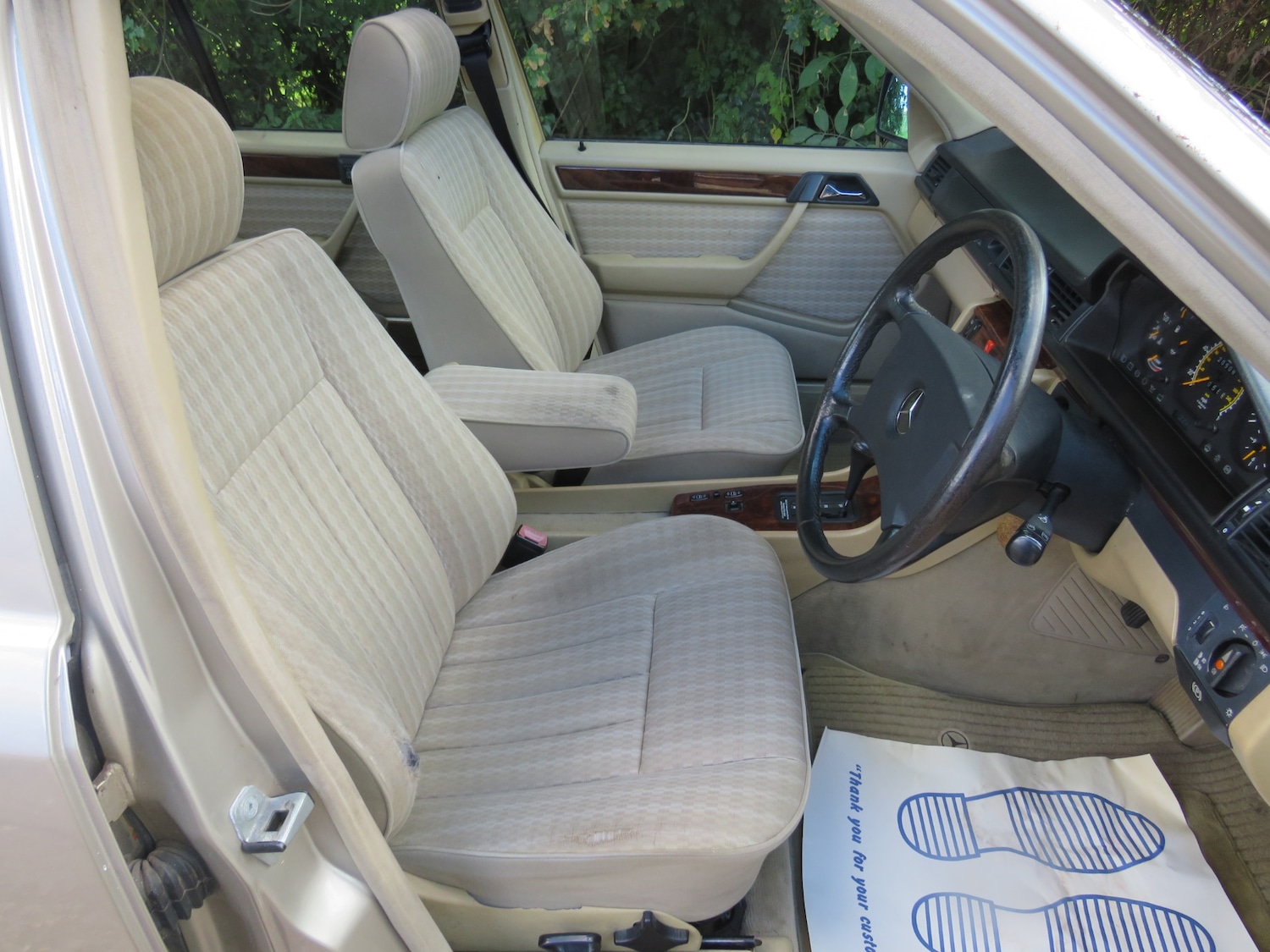 Used Mercedes-Benz E-Class 1990 for sale - 76090634: Photo 11