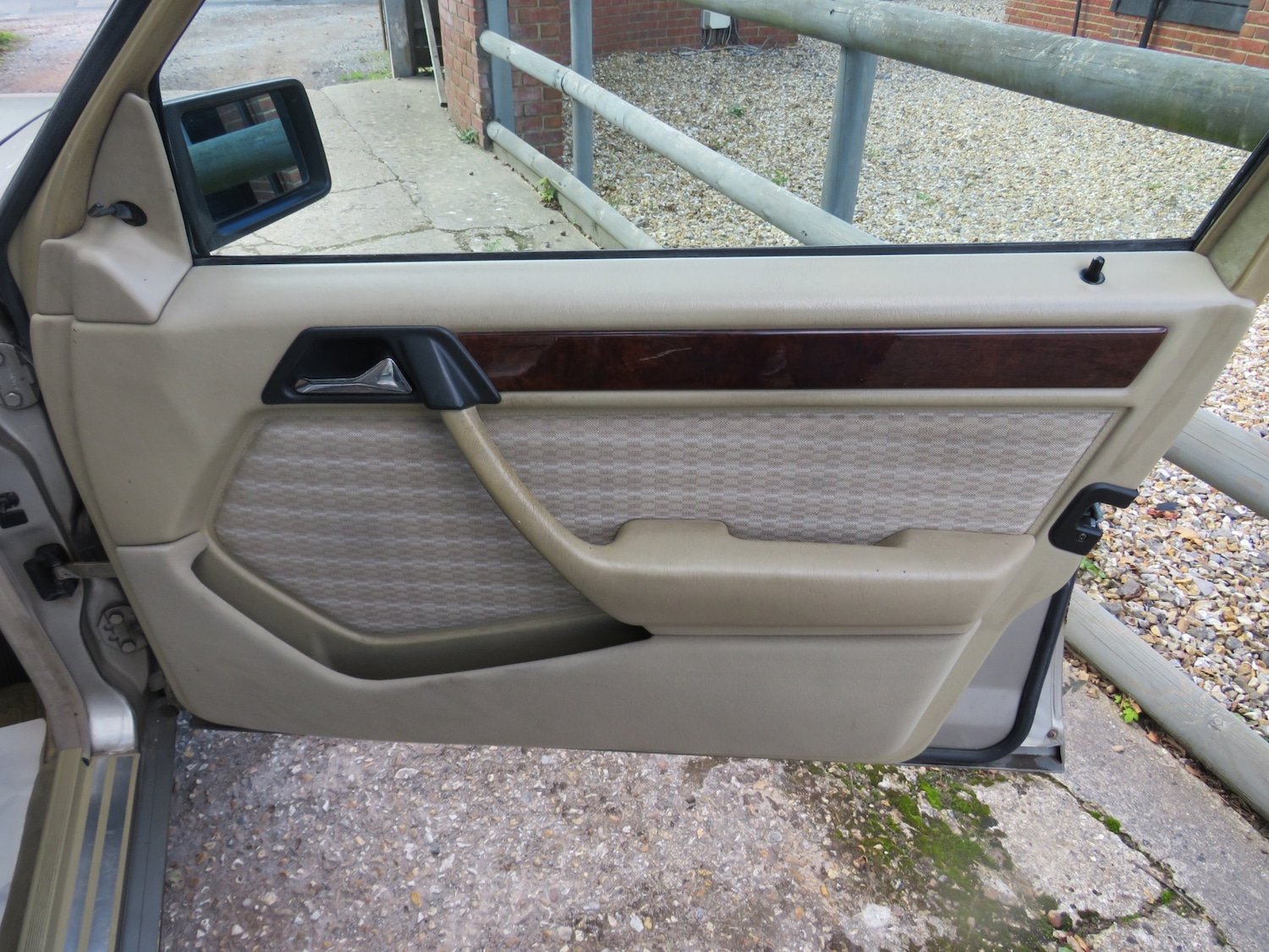 Used Mercedes-Benz E-Class 1990 for sale - 76090634: Photo 13