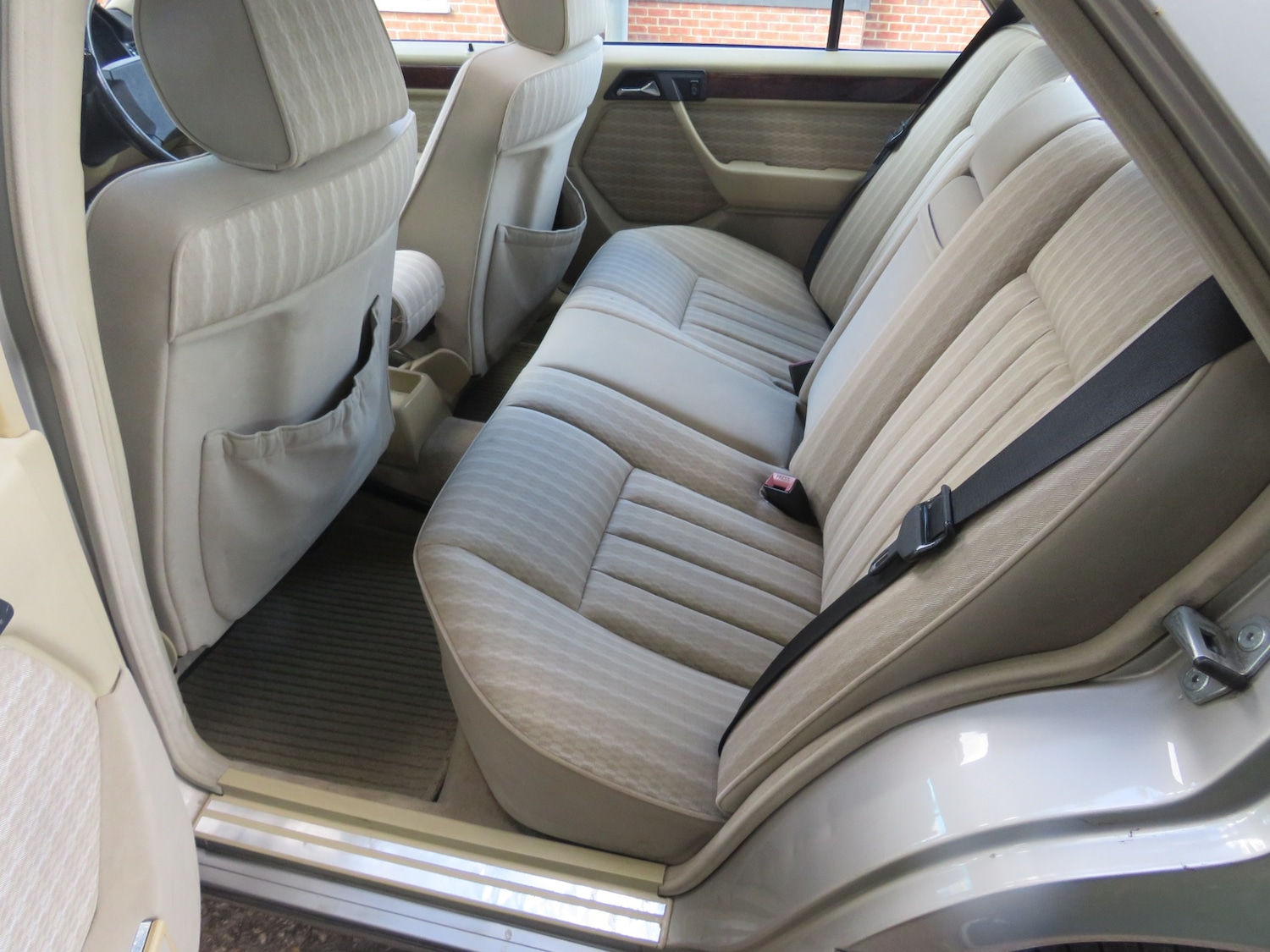 Used Mercedes-Benz E-Class 1990 for sale - 76090634: Photo 18