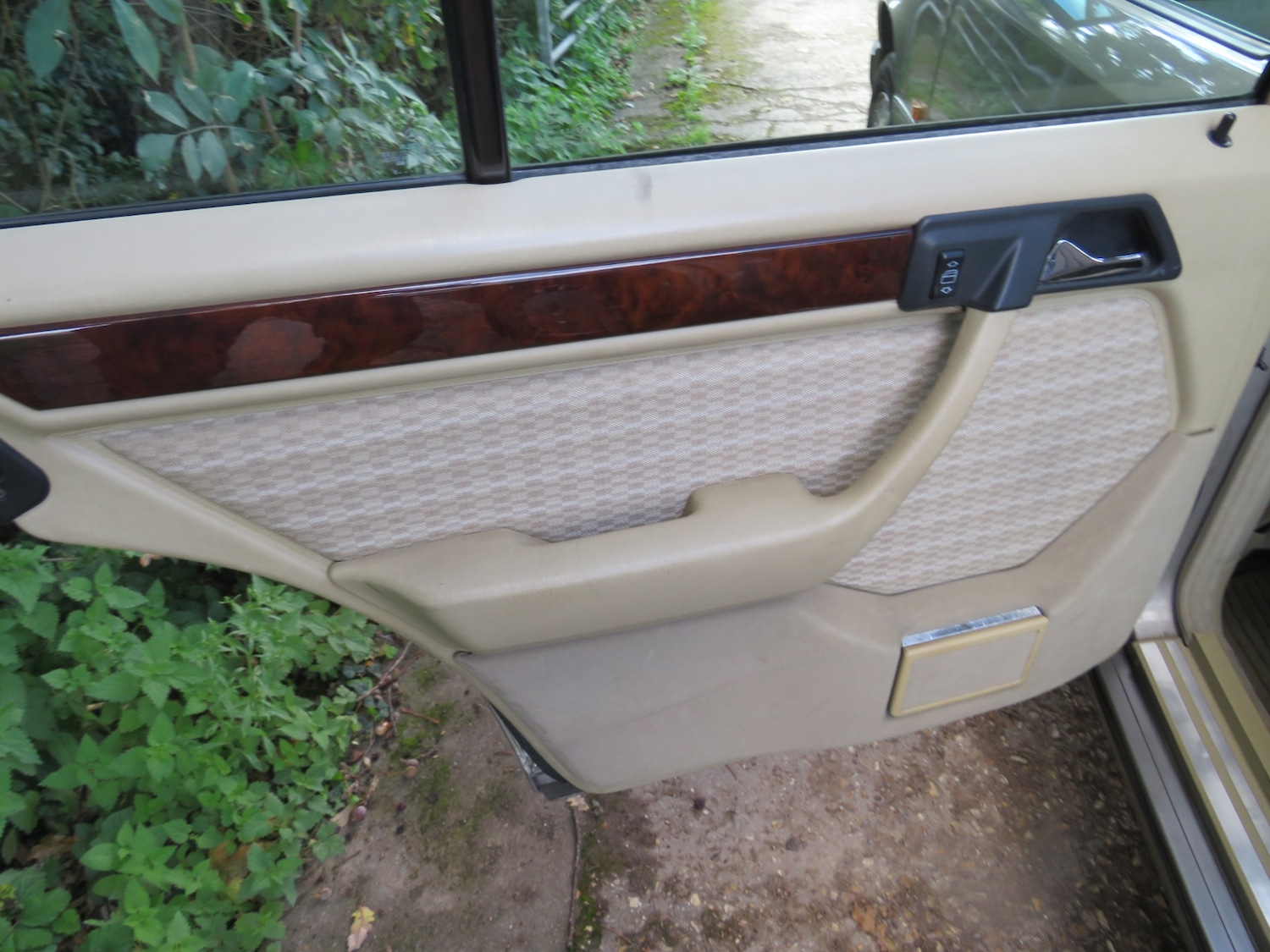 Used Mercedes-Benz E-Class 1990 for sale - 76090634: Photo 19