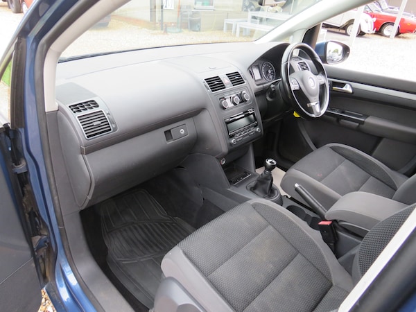 Used Volkswagen Touran 2011 for sale - 75760267: Photo 25