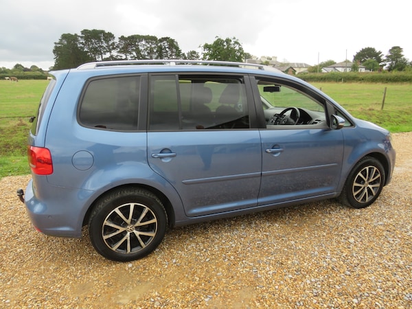 Used Volkswagen Touran 2011 for sale - 75760267: Photo 7