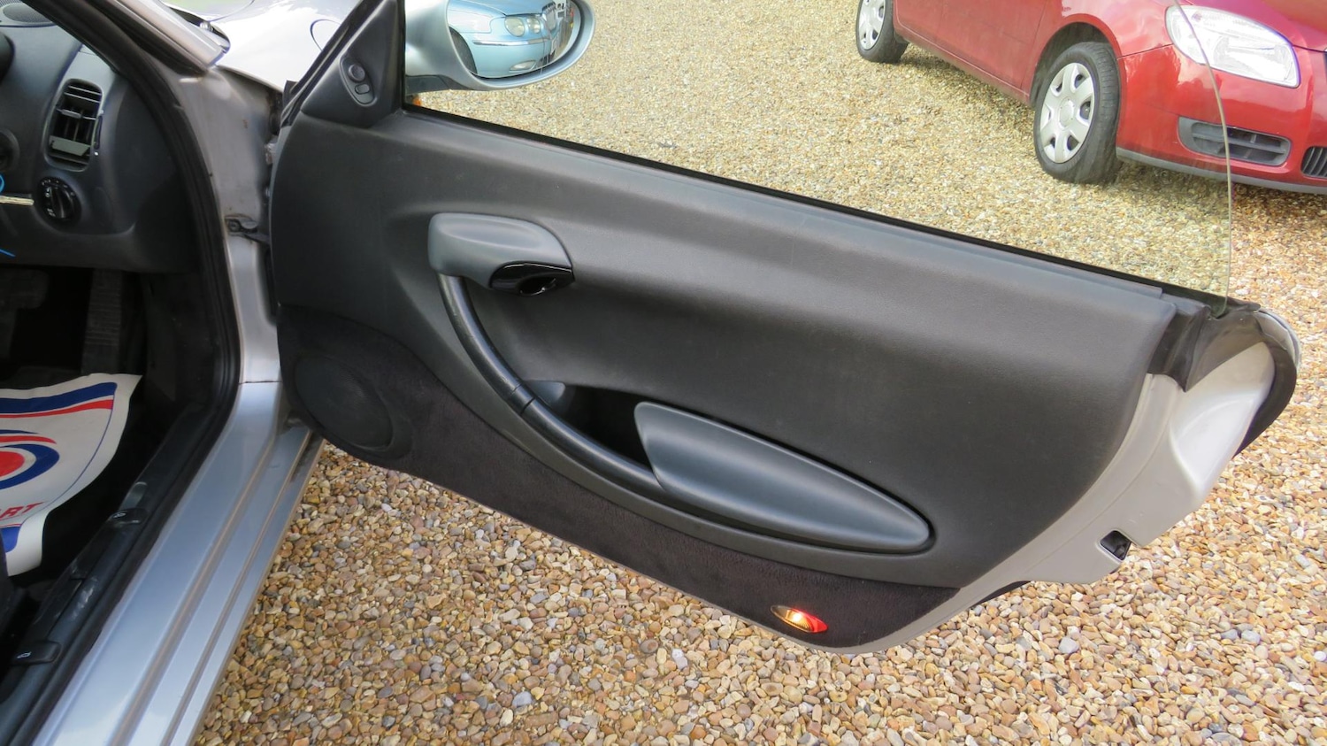 Used Porsche Boxster 1998 for sale - 64612523: Photo 9