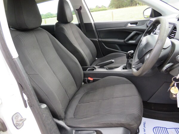 Used Peugeot 308 2017 for sale - 71883145: Photo 10