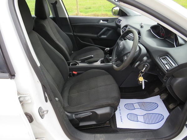 Used Peugeot 308 2017 for sale - 71883145: Photo 4