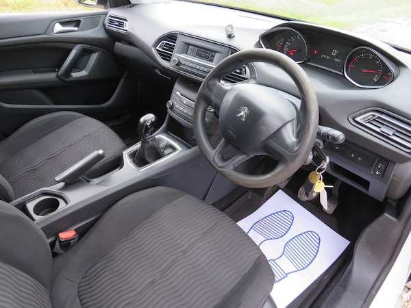 Used Peugeot 308 2017 for sale - 71883145: Photo 9