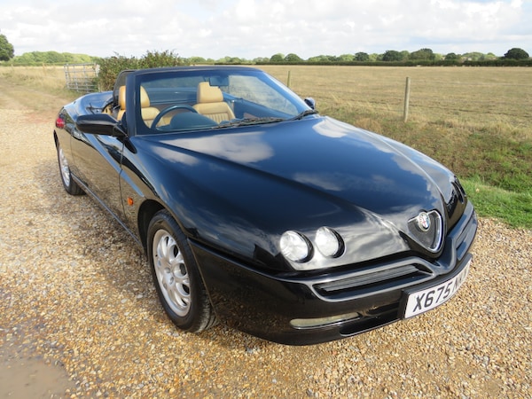 Used Alfa Romeo Spider 2001 for sale - 75715432: Photo 2