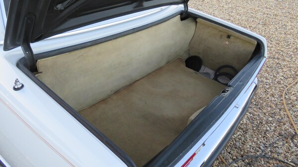 Used Mercedes-Benz 280 1984 for sale - 61301151: Photo 32