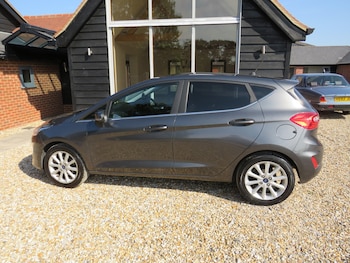 Used Ford Fiesta 2017 for sale - 79230461: Photo