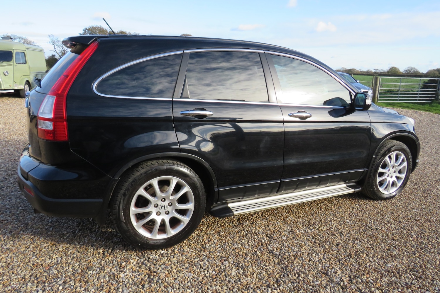 Used Honda CR-V 2007 for sale - 76640930: Photo 2