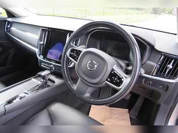 Used Volvo V90 2017 for sale - 78054442: Photo