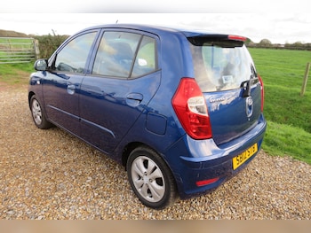 Used Hyundai i10 2012 for sale - 76436593: Photo