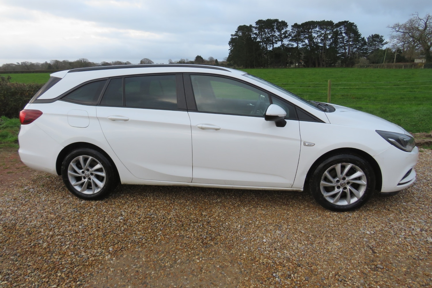Used Vauxhall Astra 2019 for sale - 76895642: Photo 1
