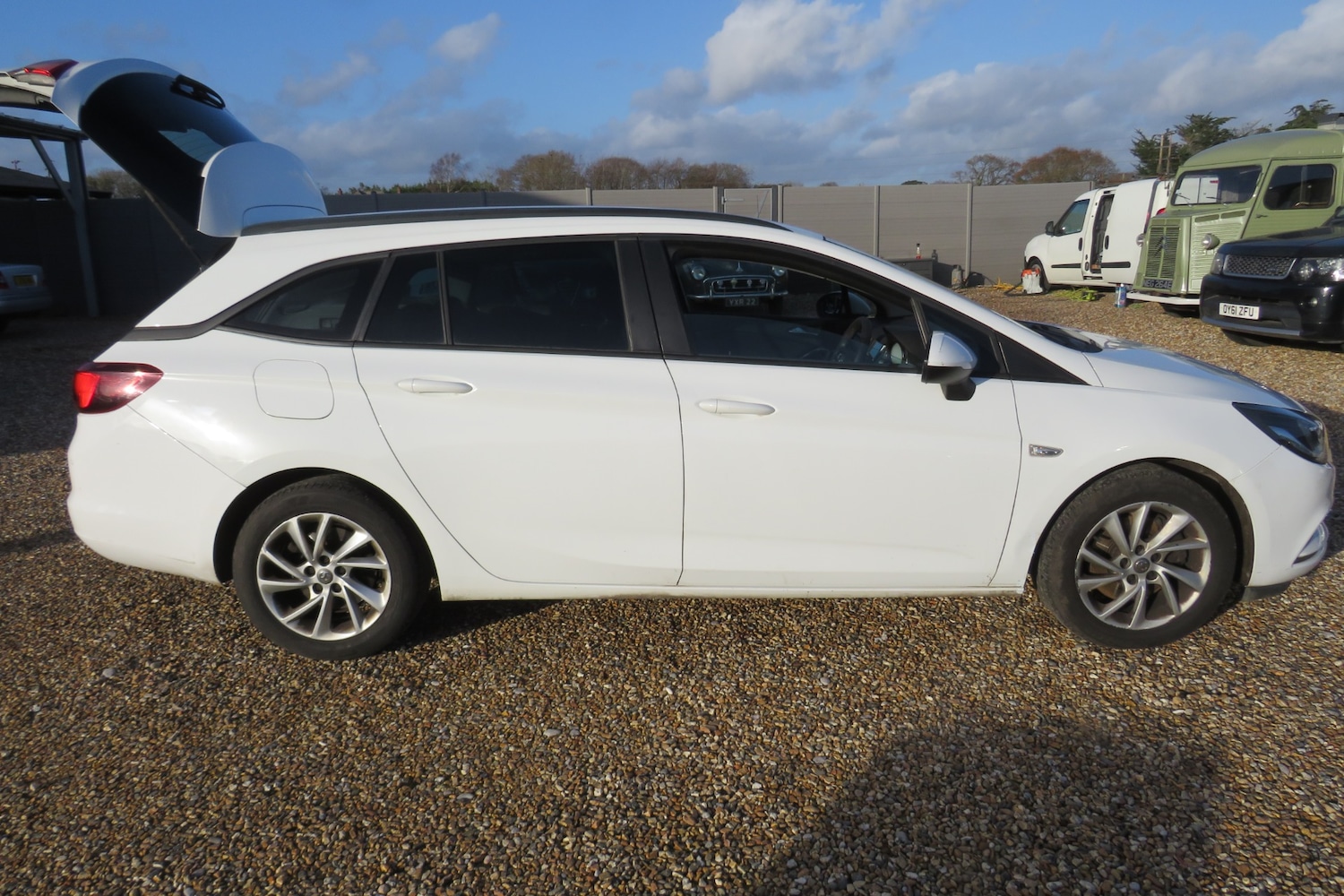 Used Vauxhall Astra 2019 for sale - 76895642: Photo 3