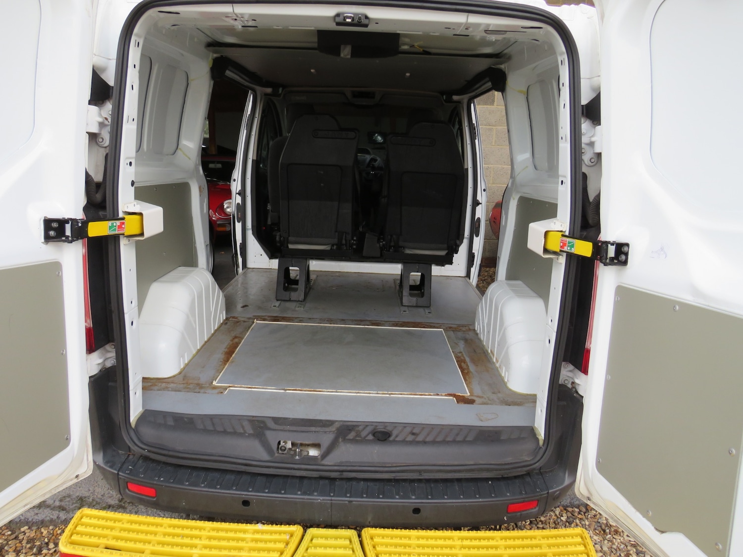 Used Ford Transit Custom 2017 for sale - 76427838: Photo 2