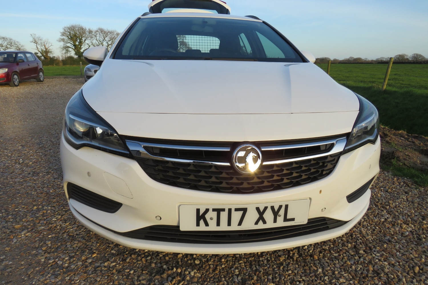 Used Vauxhall Astra 2017 for sale - 77070853: Photo 3