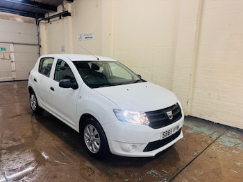 Used Dacia Sandero 2015 for sale - 77032834: Photo