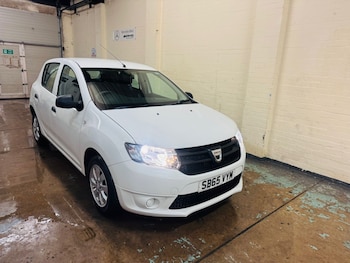 Used Dacia Sandero 2015 for sale - 77032834: Photo