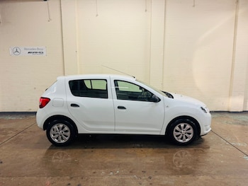 Used Dacia Sandero 2015 for sale - 77032834: Photo