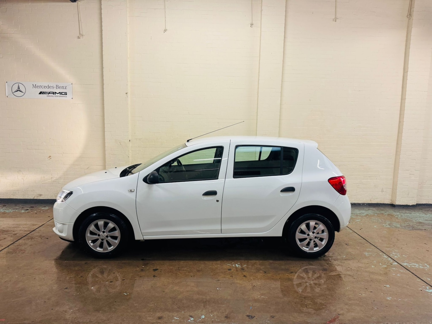 Used Dacia Sandero 2015 for sale - 77032834: Photo 9