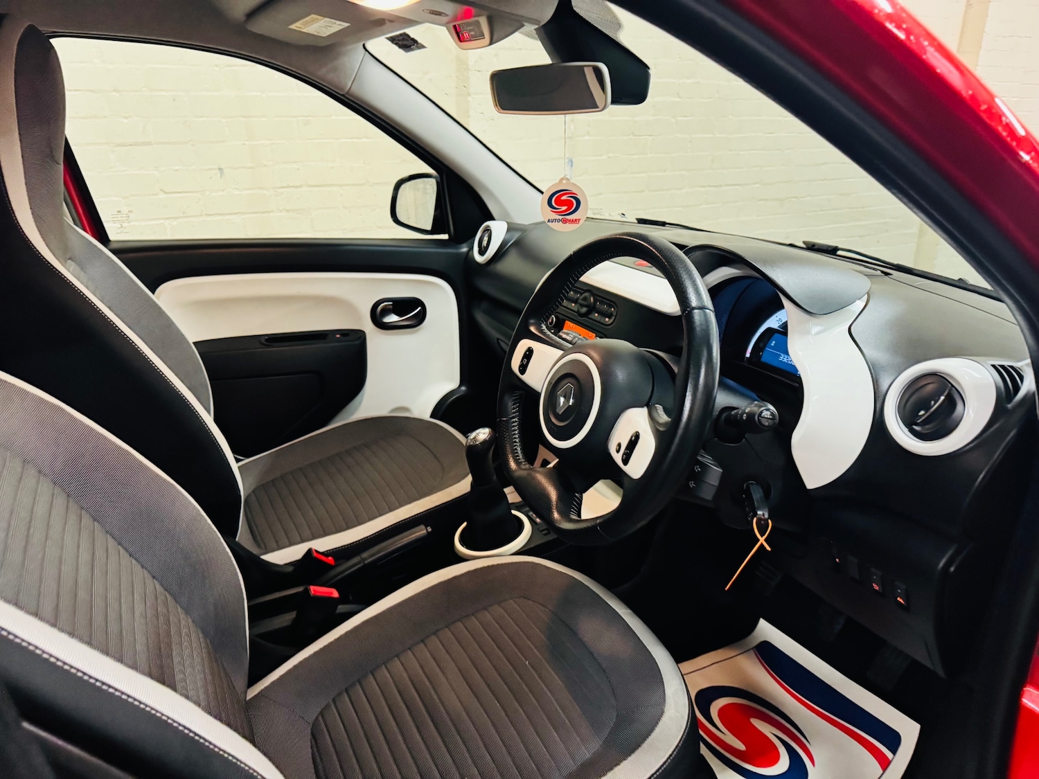 Used Renault Twingo 2015 for sale - 76718882: Photo 16