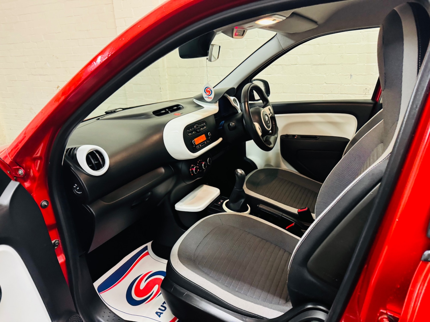 Used Renault Twingo 2015 for sale - 76718882: Photo 23