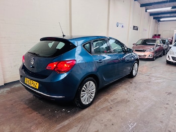 Used Vauxhall Astra 2013 for sale - 77548606: Photo