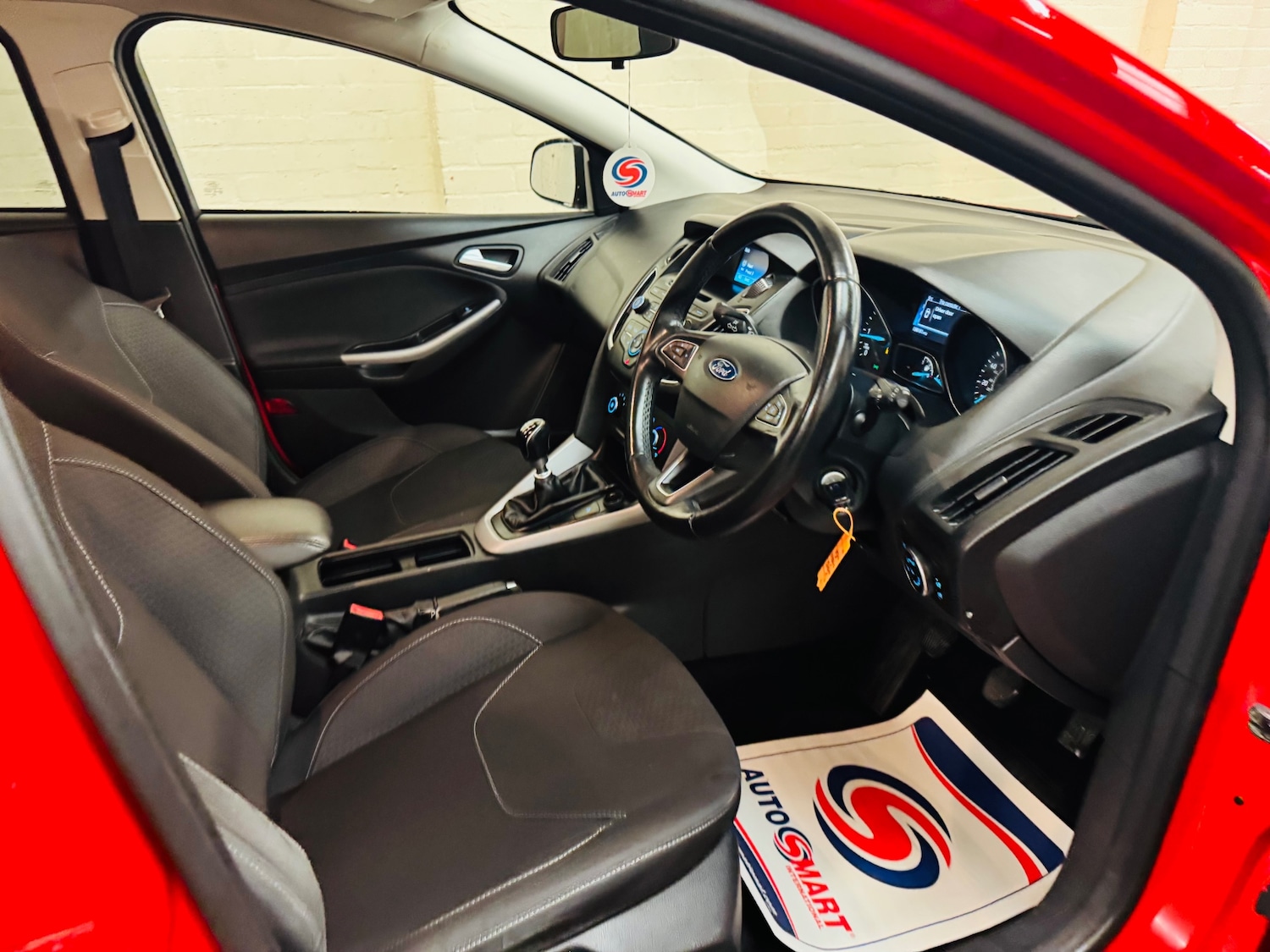 Used Ford Focus 2015 for sale - 76488610: Photo 15