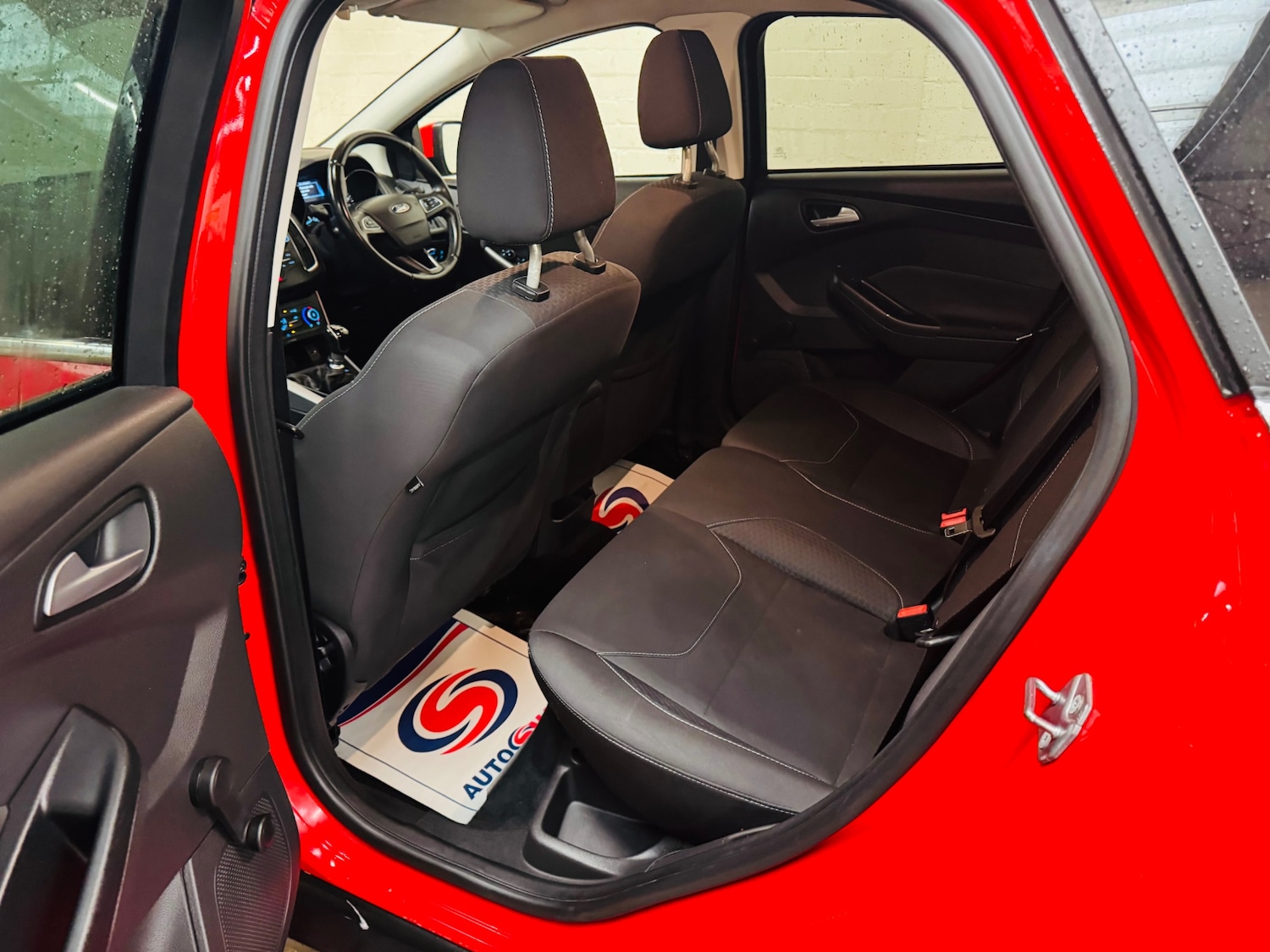 Used Ford Focus 2015 for sale - 76488610: Photo 23