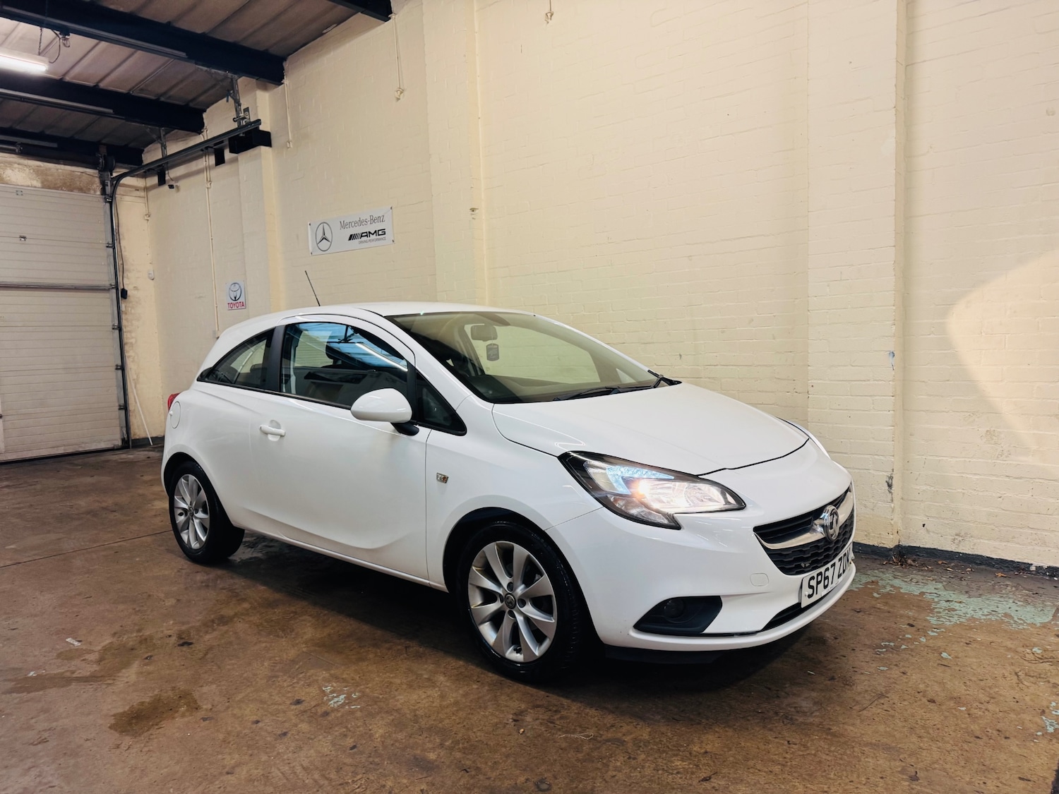 Used Vauxhall Corsa 2017 for sale - 76735640: Photo 2