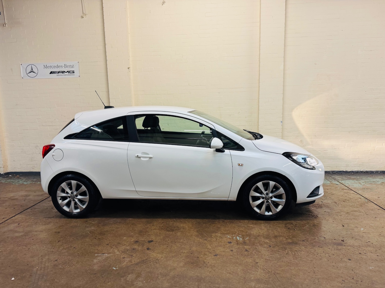 Used Vauxhall Corsa 2017 for sale - 76735640: Photo 4