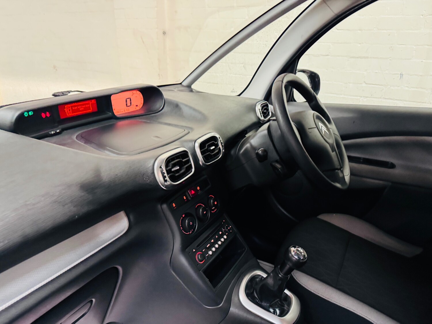 Used Citroen C3 Picasso 2014 for sale - 77896176: Photo 18